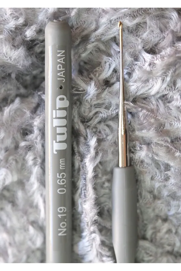 Tulip Elastik Saplı Dantel Tığı 0,65 mm 19 Numara